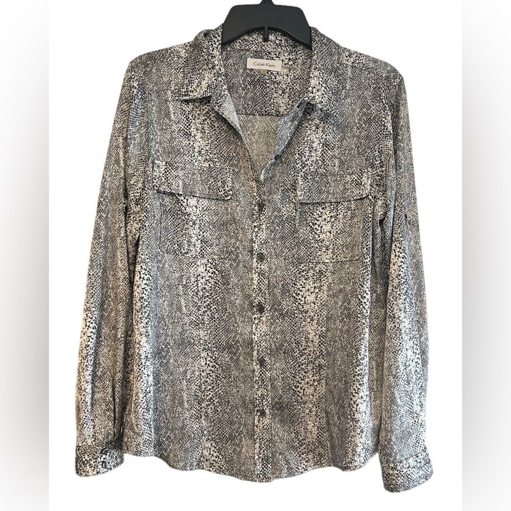 Calvin Klein Women’s Long Sleeve Snake Skin Button Front Blouse sz M Black/White